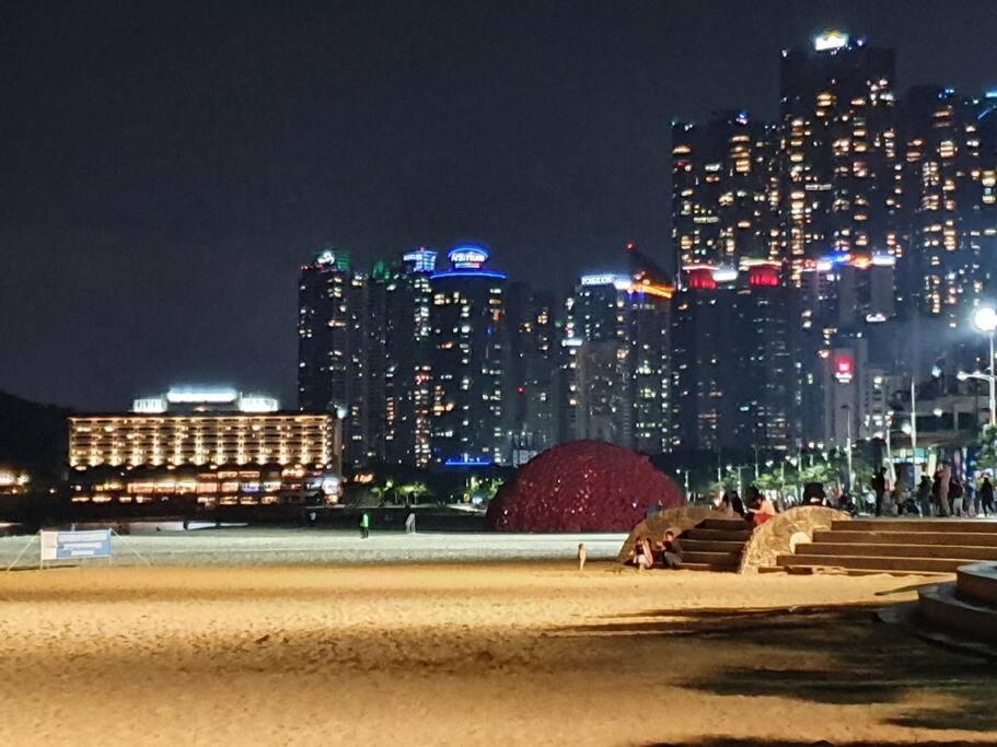 Haeundai Beach 1 Cho Apartment Пусан Екстериор снимка